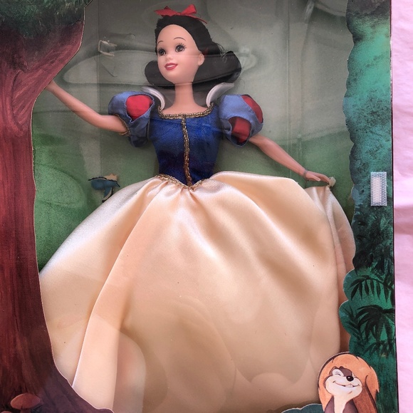 Snow white Barbie - Picture 1 of 5
